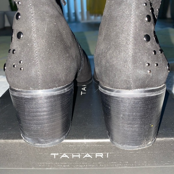Tahari Black ankle boots , size 9 - Picture 7 of 12
